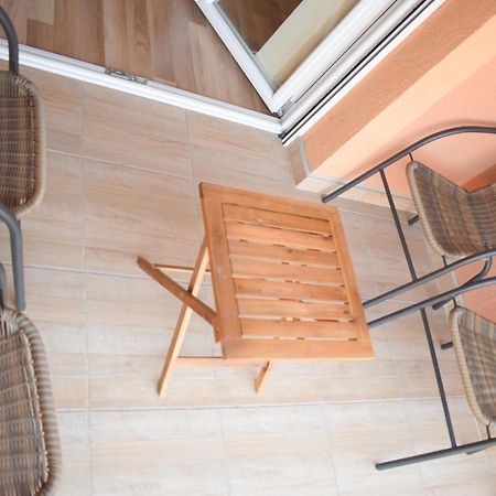 Apartments Holiday Враня Екстериор снимка