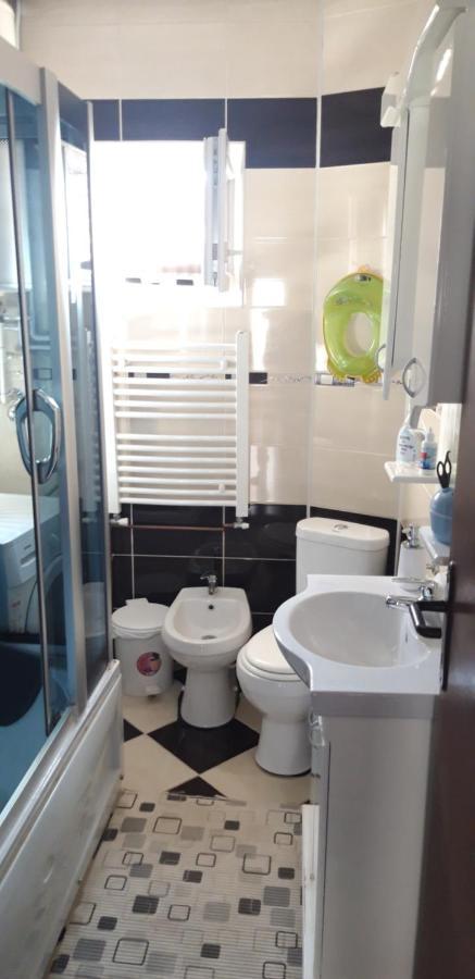 Apartments Holiday Враня Екстериор снимка