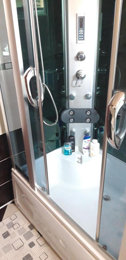 Apartments Holiday Враня Екстериор снимка