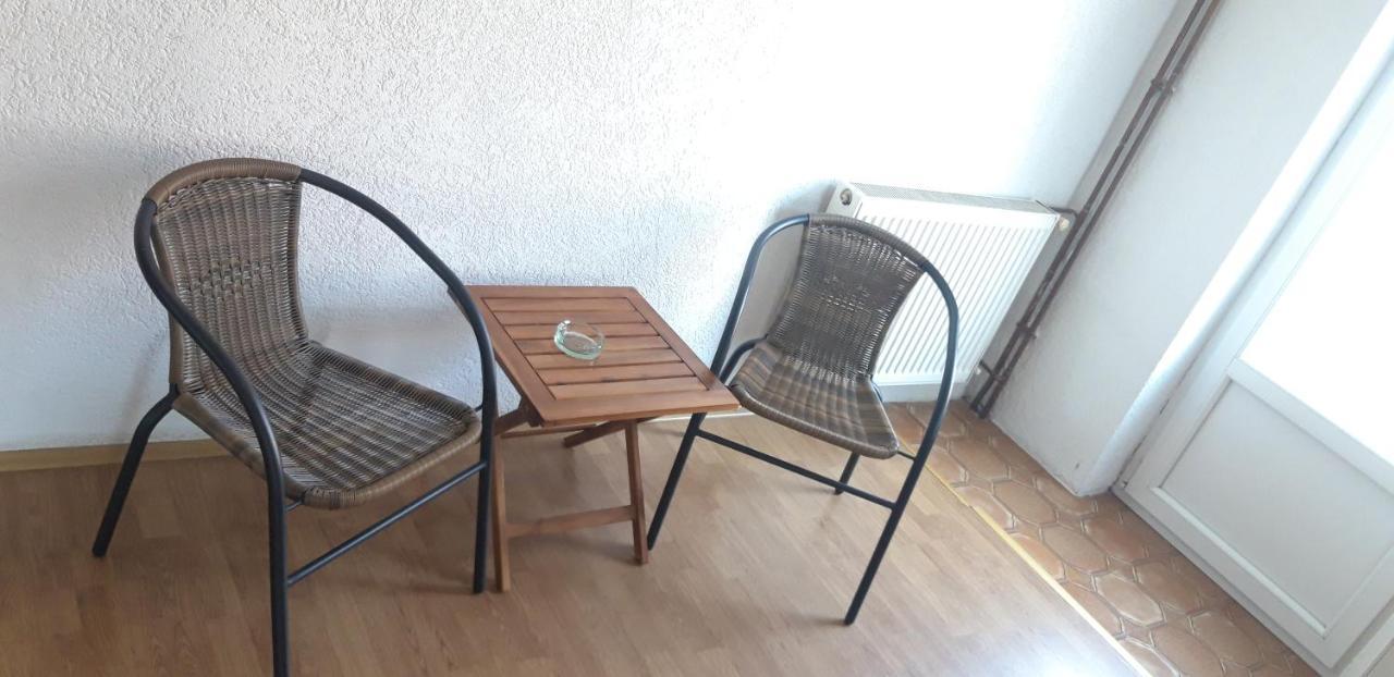 Apartments Holiday Враня Екстериор снимка