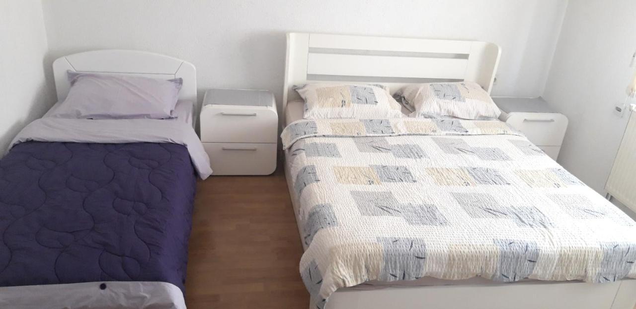 Apartments Holiday Враня Екстериор снимка