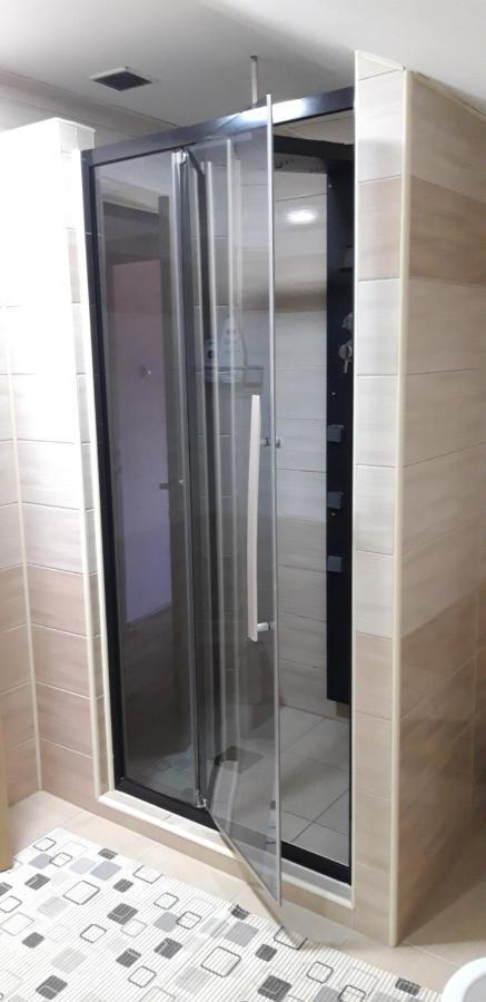 Apartments Holiday Враня Екстериор снимка