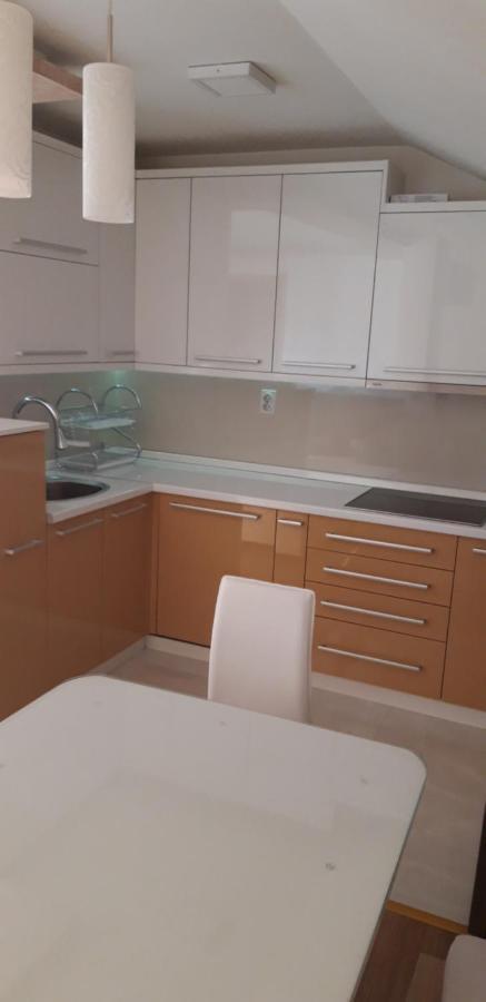 Apartments Holiday Враня Екстериор снимка