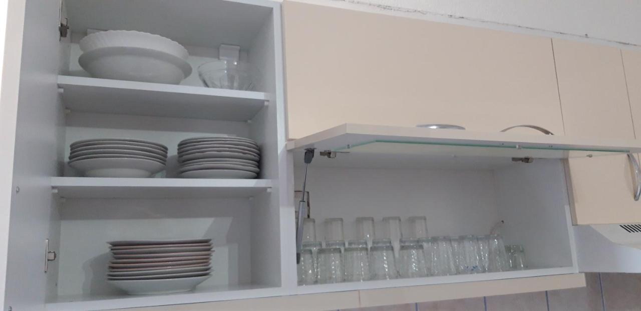 Apartments Holiday Враня Екстериор снимка