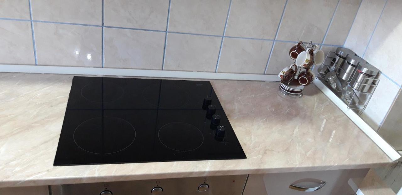 Apartments Holiday Враня Екстериор снимка