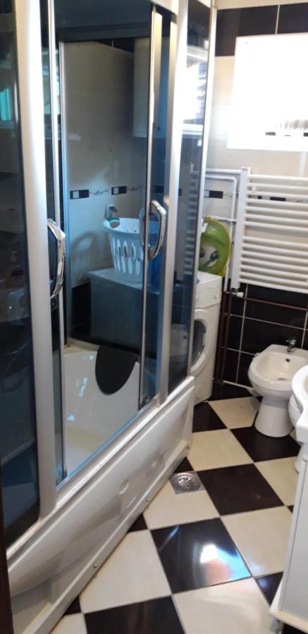 Apartments Holiday Враня Екстериор снимка